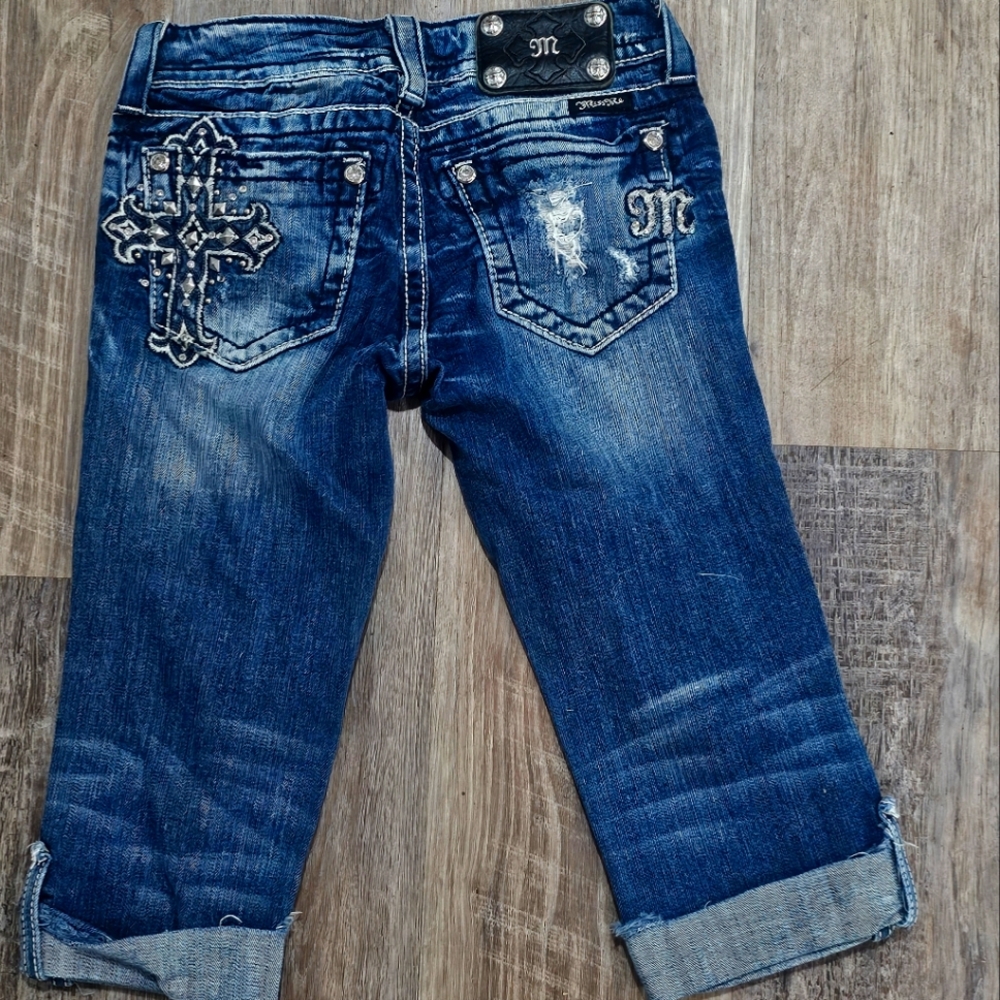 Miss Me blingy crop sapris jeans size 24 cross